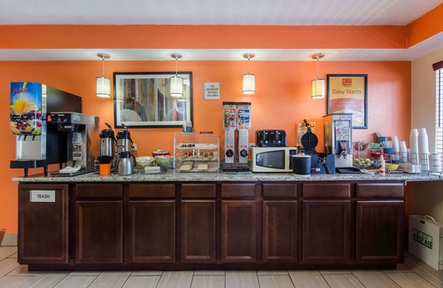 Bristol Hotel | Econo Lodge Near Motor Speedway