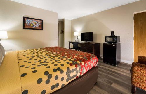 Perry Cabina | Econo Lodge - Perry National Fair Ground Area