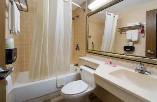 Perry Cabina | Econo Lodge - Perry National Fair Ground Area