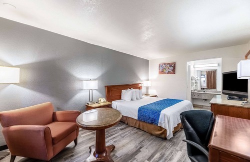 Westown Commercial Center Hotel | Econo Lodge Phoenix North I-17