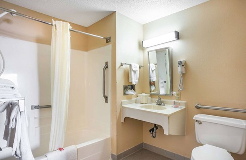 Princeton Hotel | Econo Lodge Princeton