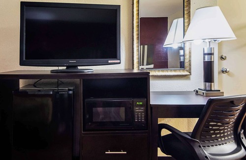 Durham Hotel | Econo Lodge Research Triangle Park