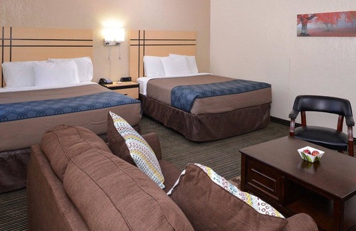 Rochester Hotel | Econo Lodge Rochester I-90 & I-390