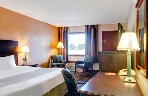 Sharon Cabina | Econo Lodge Sharon - Foxborough