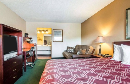 Springfield Hotel | Econo Lodge Springfield I-44