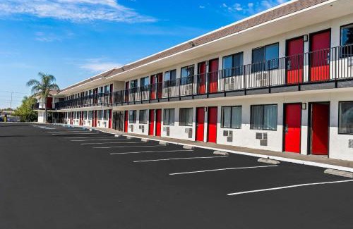 Stockton Cabina | Econo Lodge Stockton near I-5 Fairgrounds