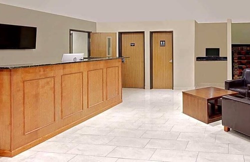 Canton Hotel | Econo Lodge