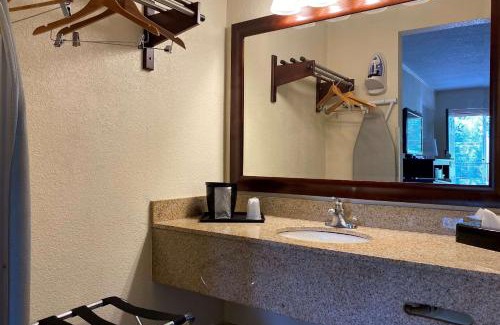 Forest City Cabina | Econo Lodge