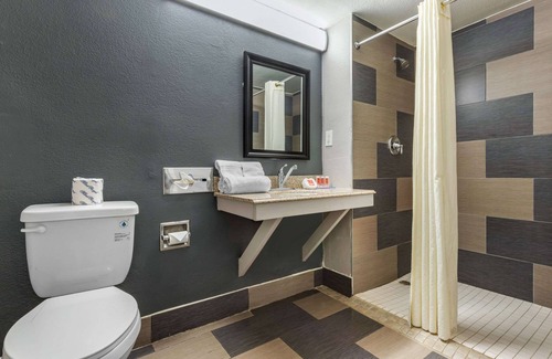 Rock Hill Hotel | Econo Lodge
