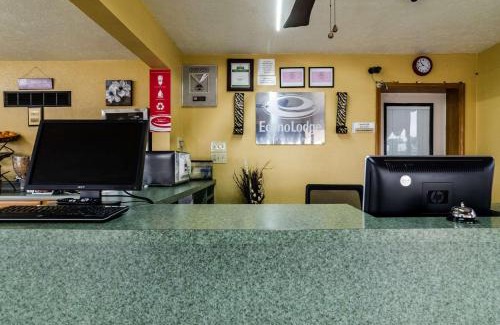 Winfield Cabina | Econo Lodge Winfield