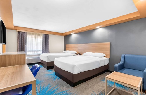 Iselin Hotel | Econo Lodge Woodbridge