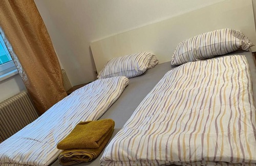 Floridsdorf Apartamento | Triple-Lujoso-Baño compartido
