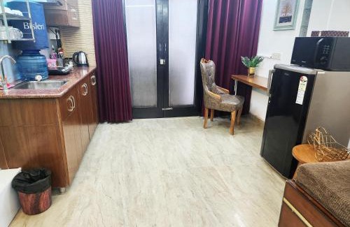 Greater Kailash Apartamento | Economical Modern 1BHK Unit Prime Location 6
