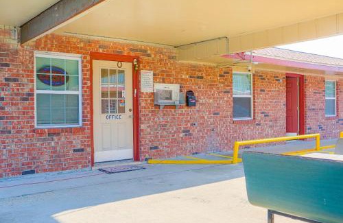Lockport Hotel | Economy Inn By OYO Lockport near Houma