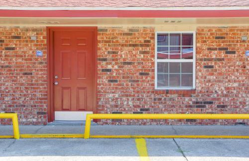 Lockport Hotel | Economy Inn By OYO Lockport near Houma