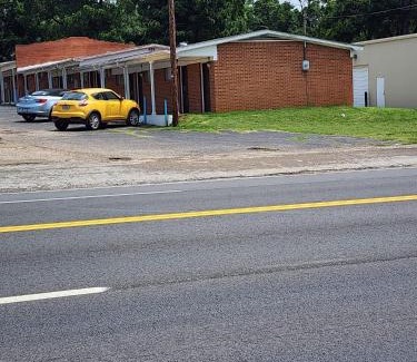 Gladewater Hotel | Economy inn