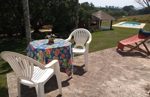 Guararema Cabaña | Ecos da Mata, césped de 11 mil m2, rodeado de vegetación, hermosa piscina.