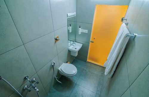 Kochi Cabina | EcoValue Kochi - 200 meters from Kerala High Court
