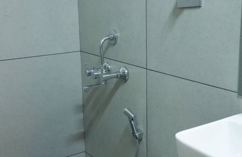 Kochi Cabina | EcoValue Kochi - 200 meters from Kerala High Court