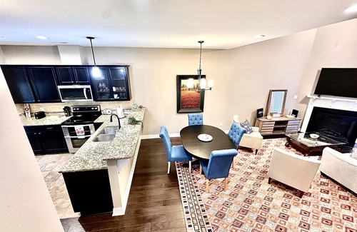 Greenville Casa | ECU Pirate Country Retreat! Master on 1st floor, Bonus room and separate office!