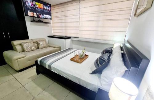 Puerto Santa Ana Apartamento | Ecusuites Habitación VIP con Jacuzzi Hidro