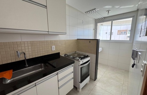 Praia do Morro Apartamento | Ed Veneto/2 bedroom apartment with suite and sea view