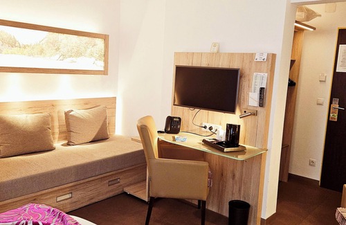 Bahnhofsvorstadt Hotel | Edel Weiss Hotel und Restaurant