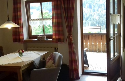 Vorderhindelang Apartamento | Edelweiss vacation apartment with south-facing balcony - Ferienwohnungen Haas