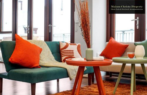 Bow Apartamento | Eden 2Bedroom Apt Sleeps 6 in London with Wifi & Leisure By Maison Christo Property Short Lets & Serviced Accommodation