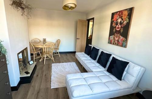 Olton Casa | Eden Escape - Bham Airport, NEC, HS2, JLR, Park Access