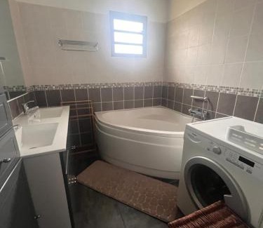 Sainte-Suzanne Apartamento | Eden Garden t3 appartement spacieux avec jardin Eco-ferme