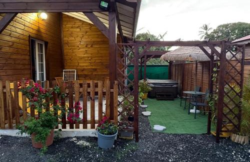 Ste-Genevieve Casa | Eden Hibiscus