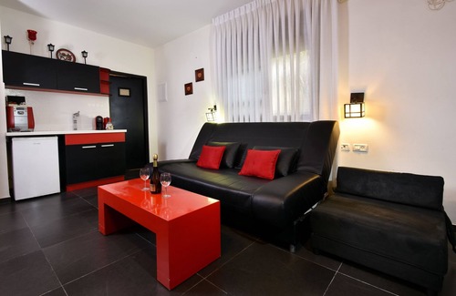 Had Nes Hotel | Eden's Boutique