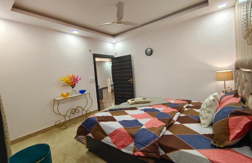 Faridabad Apartamento | Eden Sky Villa