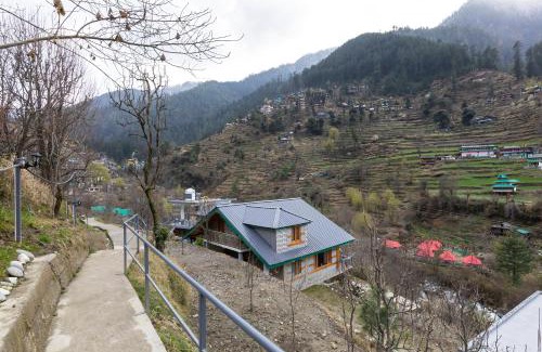 Jibhi Hotel | Eden Stay & Cafe