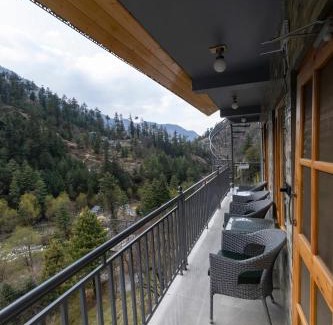 Jibhi Hotel | Eden Stay & Cafe