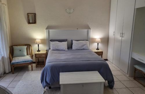 Port Edward Apartamento | Eden Wilds 30