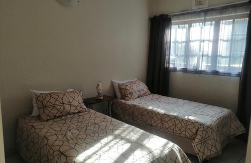 Port Edward Apartamento | Eden Wilds 99