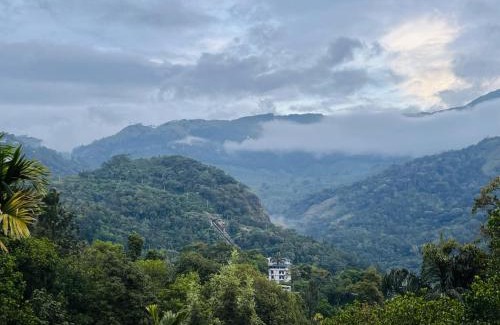 Chithirapuram Cama Y Desayuno | EDENS SNOW CASTLE
