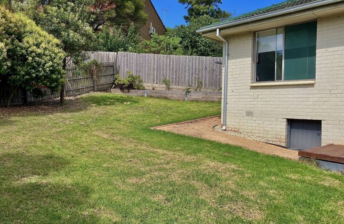 Coburg North Casa | Edgars Creek Retreat - Cozy Unit in Leafy Coburg. Perfect for couple or family
