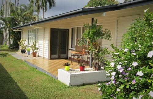 Edge Hill Casa | Edge Hill Clean & Green Cairns, 7 Minutes from the Airport, 7 Minutes to Cairns CBD & Reef Fleet Terminal