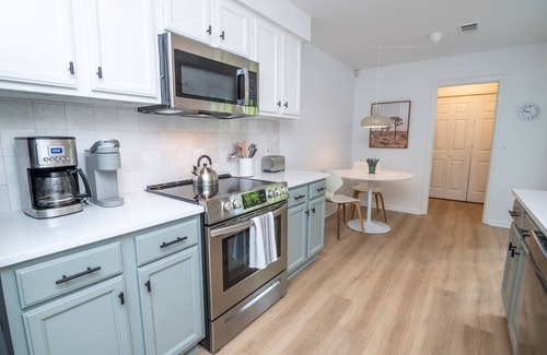 Auburn Casa | Edge of the Woods | 4 Bed, 2 Bath