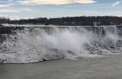 Downtown Niagara Falls Hotel | EdgeCliff Inn