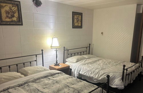 Downtown Niagara Falls Hotel | EdgeCliff Inn
