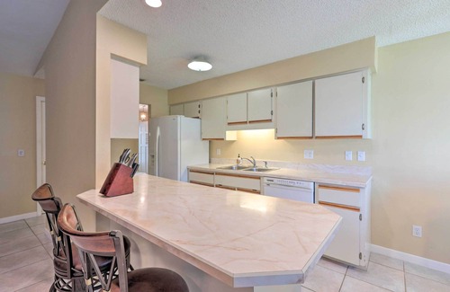 Florida Shores Casa | Edgewater Abode ~ 7 Mi to New Smyrna Beach!