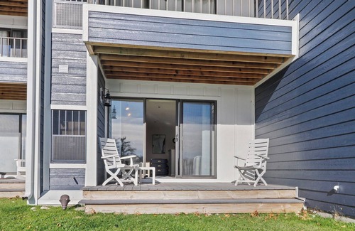 Charlevoix Condominio | Edgewater Inn Condo #117D with Waterfront Access | Pool, Hot Tub, Sauna