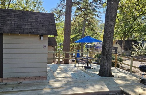 Mid America Cabaña | Edgewater Resort 1 Bedroom - Pet Friendly