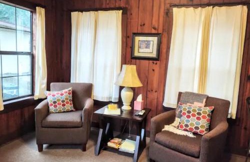 Mid America Casa | Edgewater Resort Cottage #1
