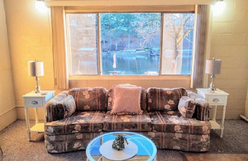 Mid America Casa | Edgewater Resort on Lake Hamilton