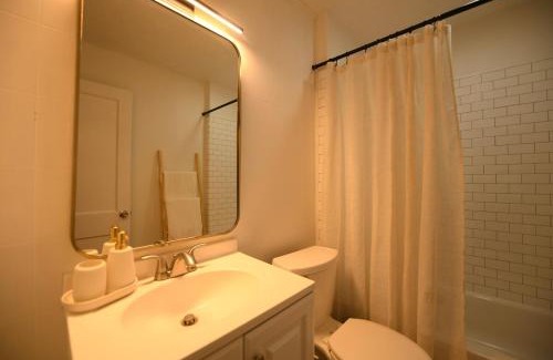 Detroit - Shoreway Apartamento | Edgewater Stay on W78th